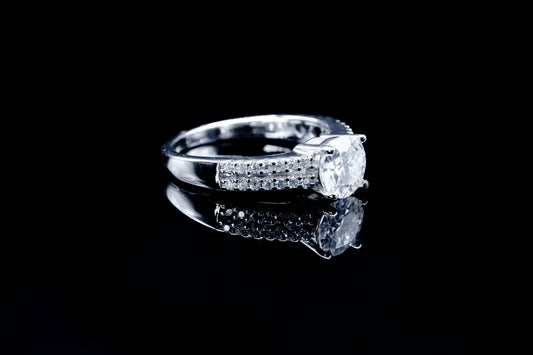 Women ‘s Moissanite Diamond VVS D Color Round Cut Solitaire with Accents Ring | PASS DIAMOND TESTER!!!