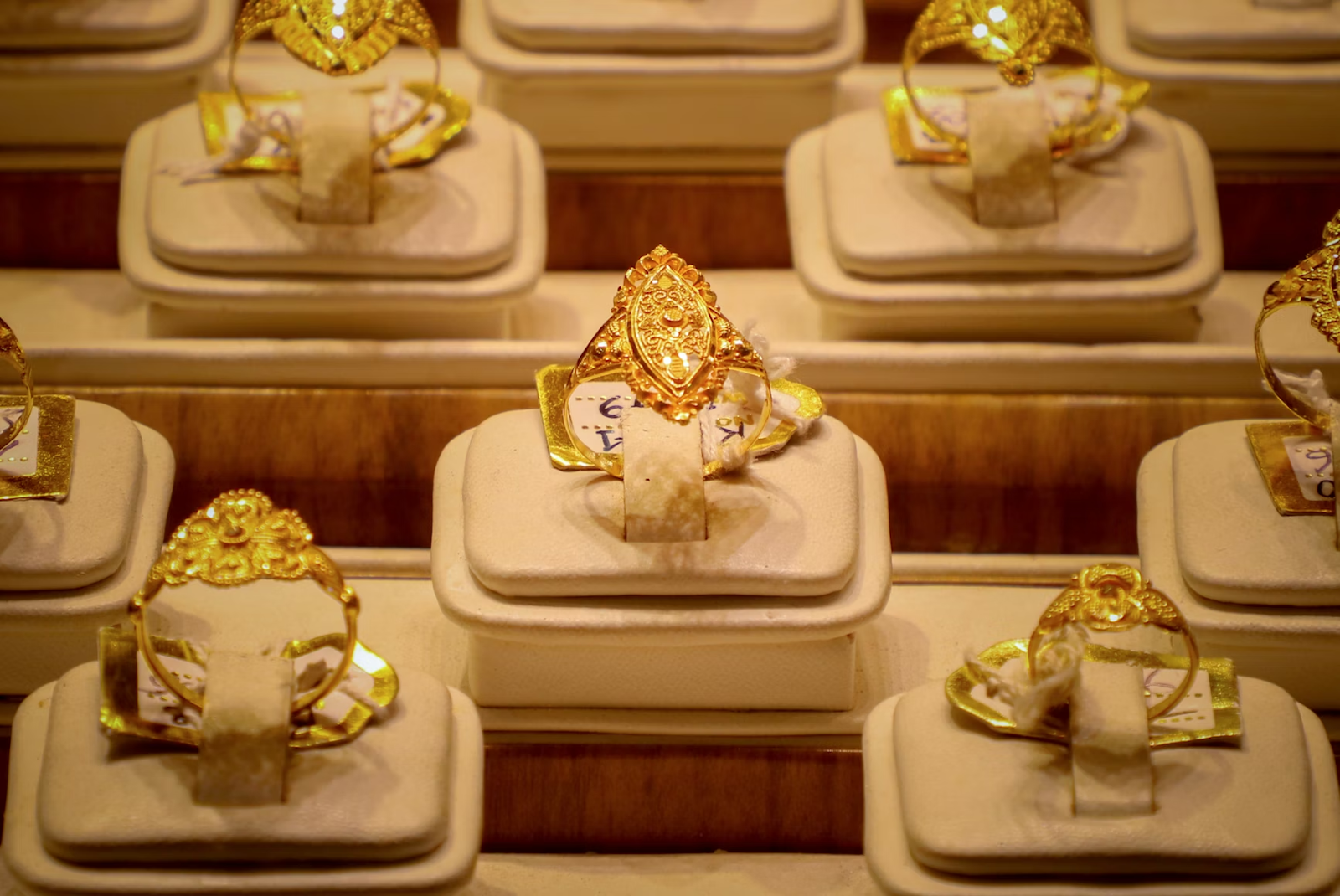 Does Gold Turn Green? How to Identify Real Gold