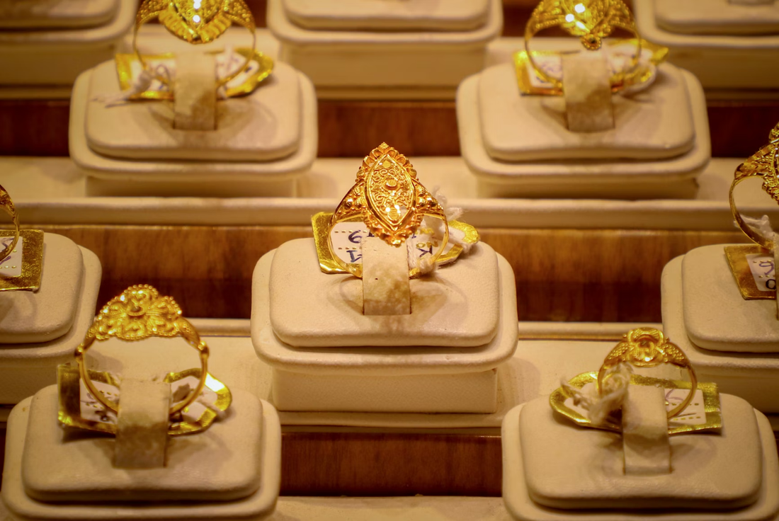Does Gold Turn Green? How to Identify Real Gold
