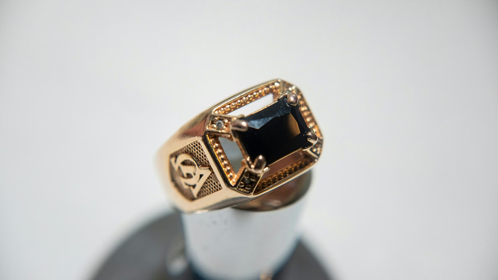 Black Moissanite vs Black Diamond: Which Is Better for Your Jewelry?