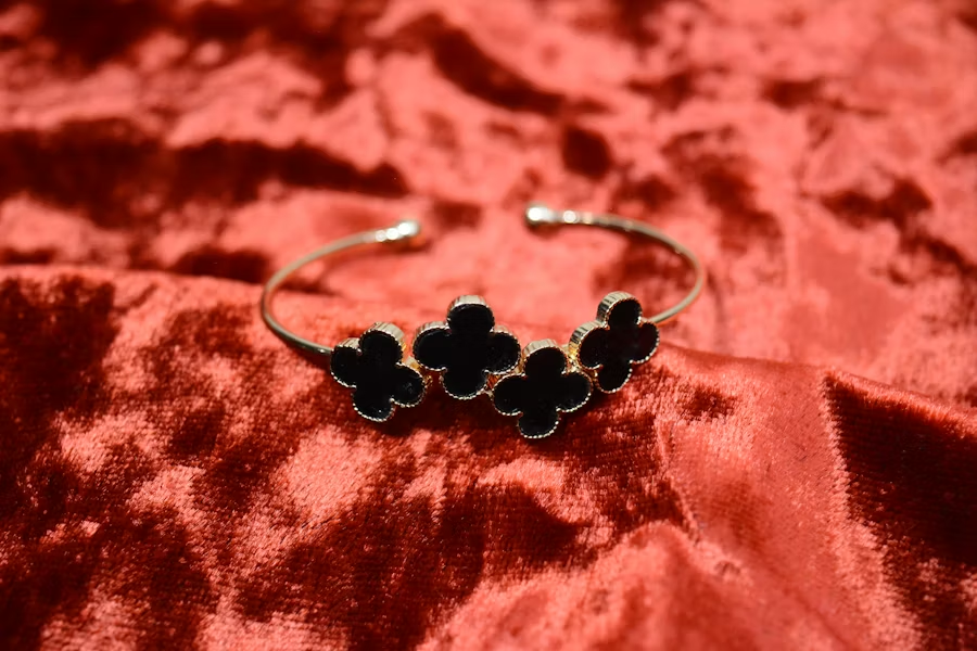 Clover Bracelet Meaning: A Symbol of Luck & History