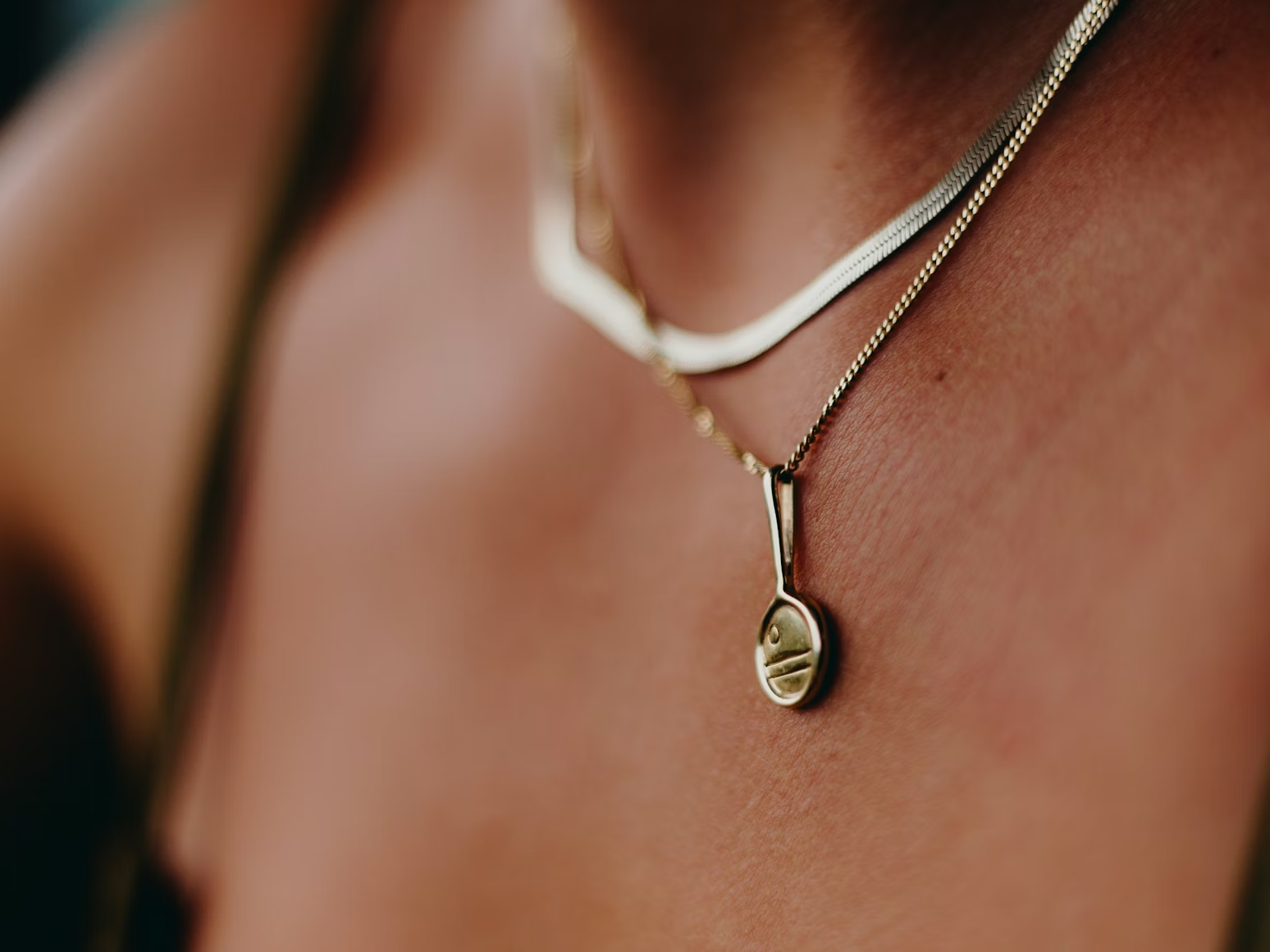 Snake Chain vs Herringbone Chain: Which Chain Should You Choose