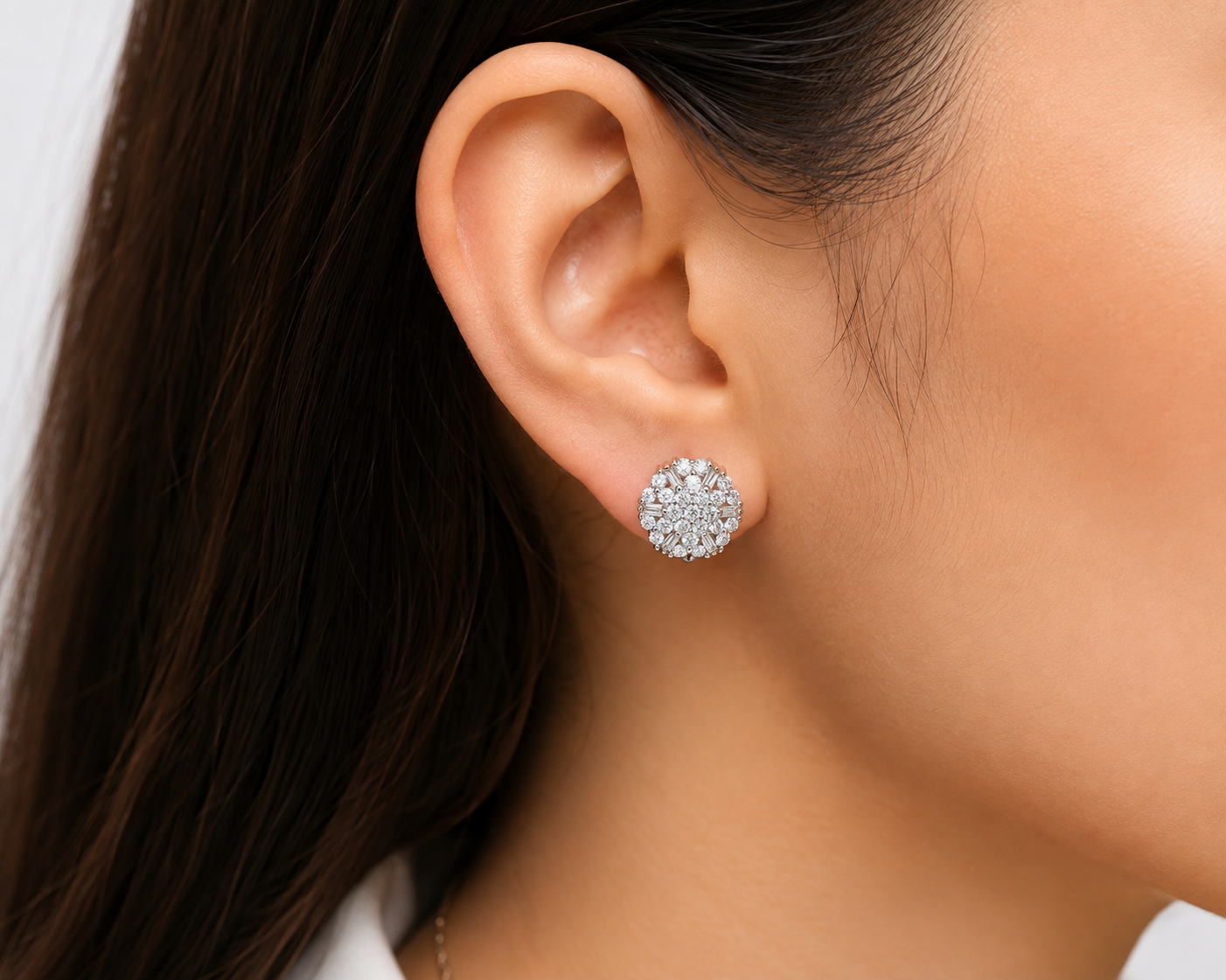 Close-up of the 1CT Moissanite Cluster Stud Earrings setting.