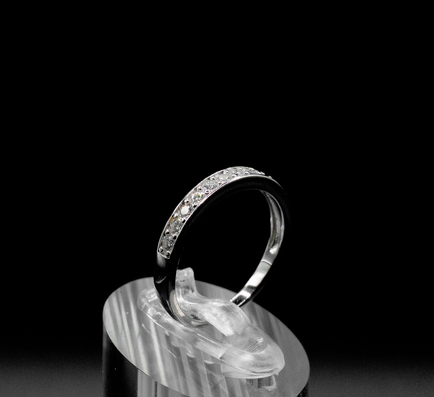 Women‘s Moissanite Diamond VVS D Color Band Style Ring | PASSES DIAMOND TESTER!!!