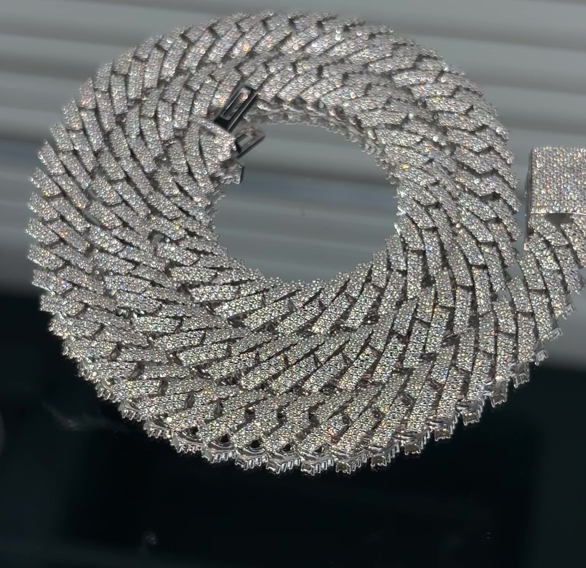 GRA certified moissanite Cuban link chain 8MM 925 silver VVS D color passes diamond tester men women Atlanta